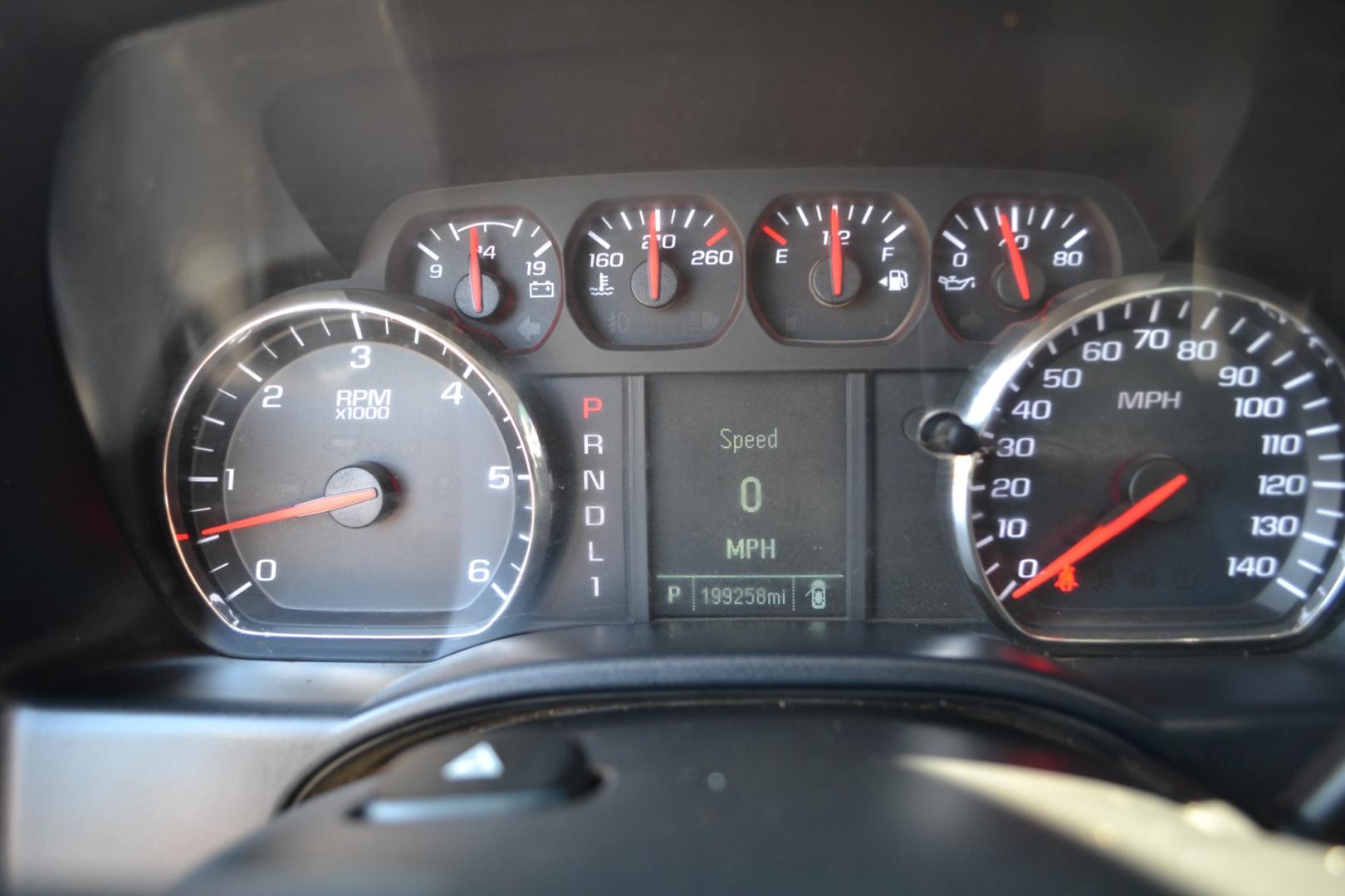 2019 WHITE /BLACK CHEVROLET 3500 with an VORTEC 6.0L V8 engine, AUTOMATIC transmission, located at 9172 North Fwy, Houston, TX, 77037, (713) 910-6868, 29.887470, -95.411903 - Photo#12